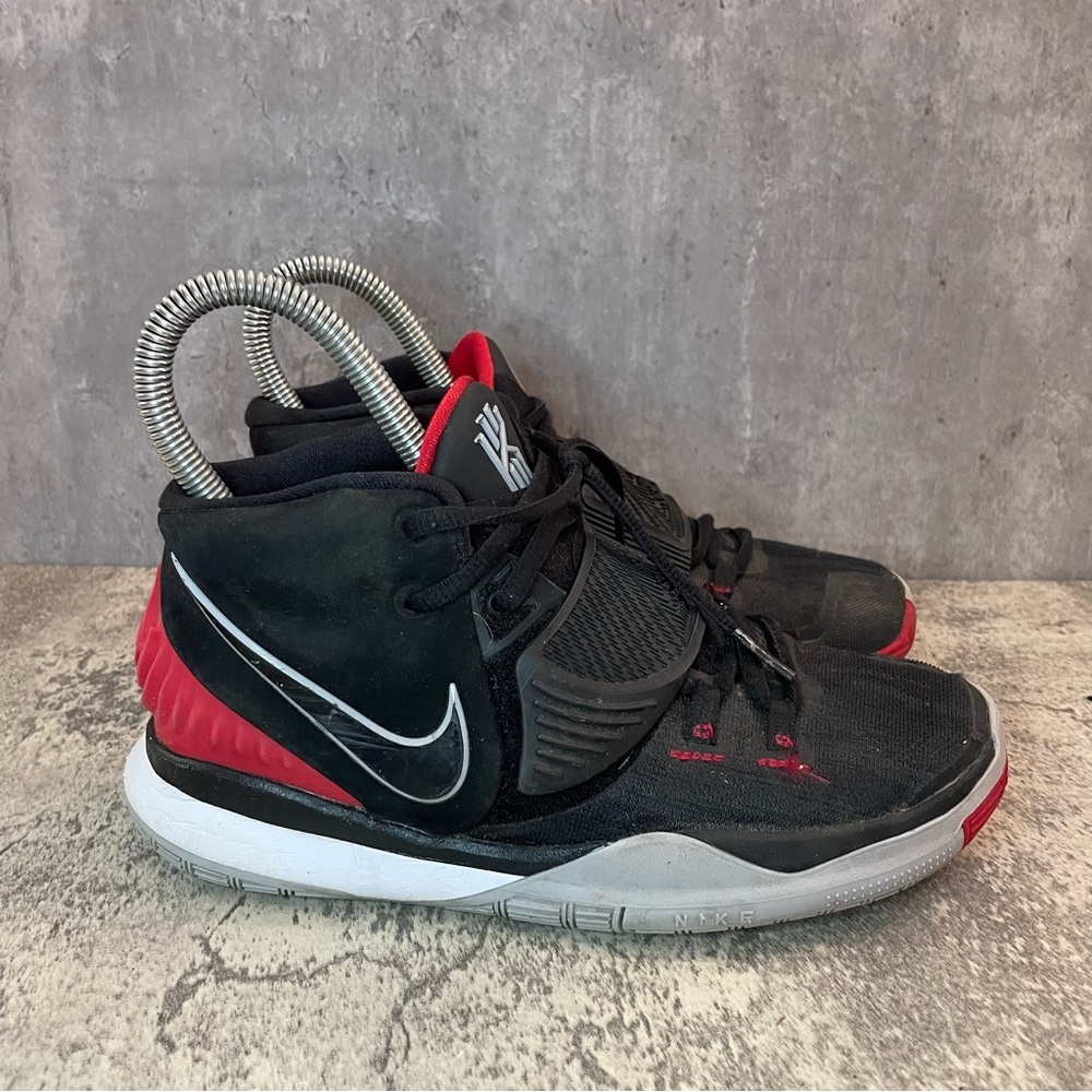 Nike Kyrie 6 Basketball Shoes Womens sz 6.5 - white/black/red